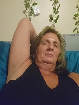 HotAzMilf online show from May 23, 2026, 8:46 am