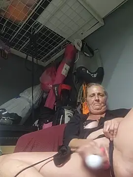 HotAzMilf online show from April 14, 2026, 3:17 pm