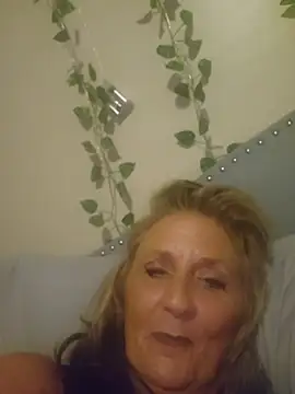 Snapshot of HotAzMilf chatting on July 19, 2026, 6:22 am HotAzMilf online show from July 19, 2026, 6:22 am