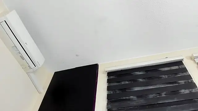 vanesadimaria online show from February 16, 2026, 7:01 pm