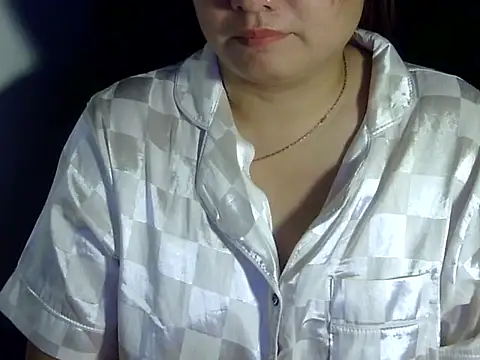 Snapshot of Sarah_no_land chatting on July 13, 2026, 3:11 pm Sarah no land online show from July 13, 2026, 3:11 pm
