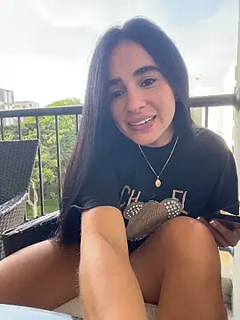 Snapshot of RoseOnYou chatting on February 10, 2026, 10:20 pm RoseOnYou online show from February 10, 2026, 10:20 pm