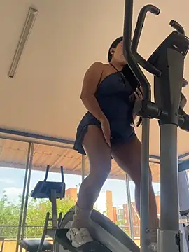 RoseOnYou online show from April 18, 2026, 7:58 pm