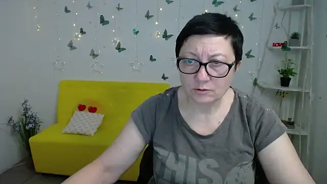 EmilyL0ve online show from March 18, 2026, 6:20 pm