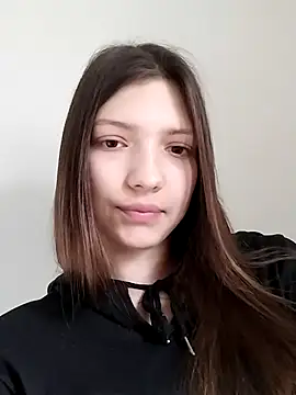 LunaTori456 online show from April 15, 2026, 9:37 am