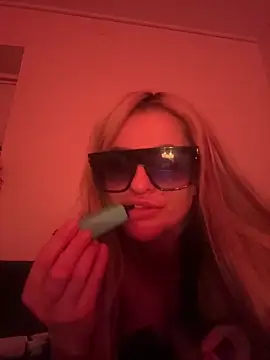 sarah c online show from March 28, 2026, 1:28 am