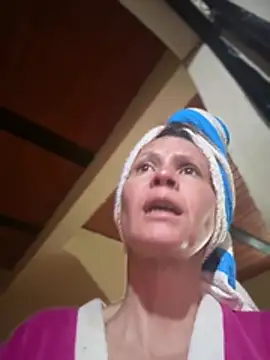 cintia love online show from January 12, 2026, 6:36 pm