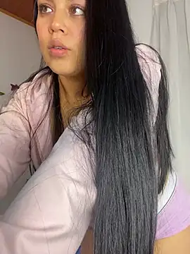 Snapshot of sophyy_white chatting on July 3, 2026, 5:47 am sophyy white online show from July 3, 2026, 5:47 am