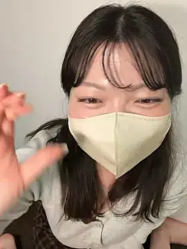 Snapshot of __Yui_ chatting on May 16, 2026, 12:48 pm Yui online show from May 16, 2026, 12:48 pm