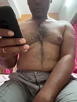 Snapshot of Lucky___05 chatting on February 10, 2026, 7:46 pm Lucky 05 online show from February 10, 2026, 7:46 pm