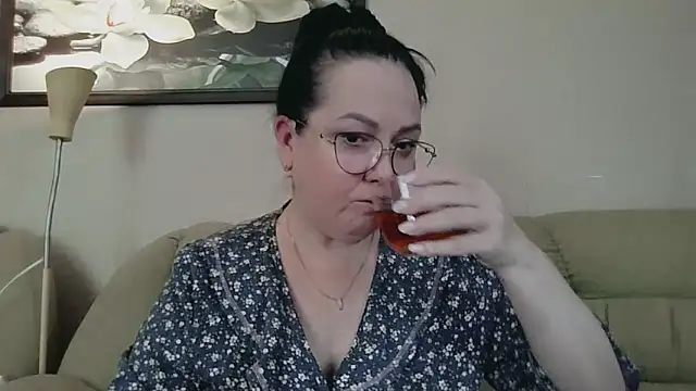 infinity loveliness online show from March 22, 2026, 5:21 am