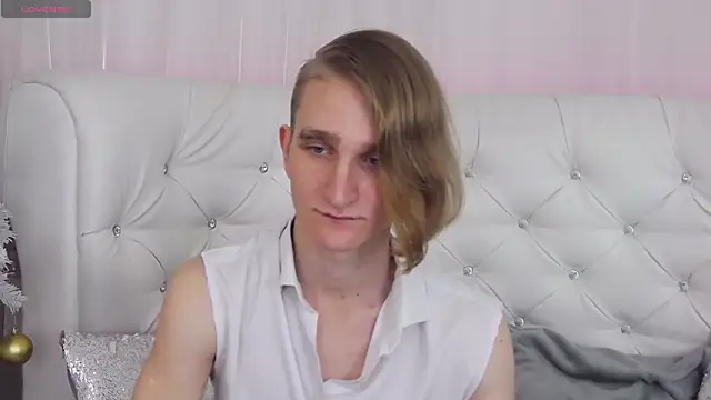 ArnoldRizzo online show from January 8, 2026, 4:18 am