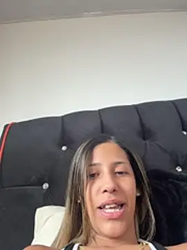 Snapshot of vicky_bass_ chatting on June 3, 2026, 2:18 pm vicky bass online show from June 3, 2026, 2:18 pm