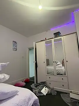 Marisa ass online show from March 11, 2026, 9:25 am