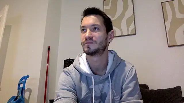 Snapshot of batschi0512 chatting on February 13, 2026, 7:25 pm batschi0512 online show from February 13, 2026, 7:25 pm