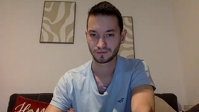 Snapshot of batschi0512 chatting on January 13, 2026, 9:52 pm batschi0512 online show from January 13, 2026, 9:52 pm