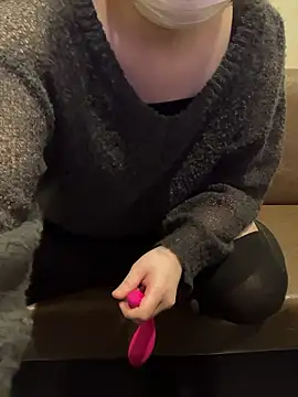 pon05240 online show from April 14, 2026, 5:01 am