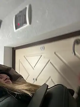 BlondeHott online show from February 3, 2026, 6:22 am