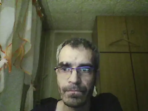 Gattuzoman85 online show from April 16, 2026, 9:39 pm