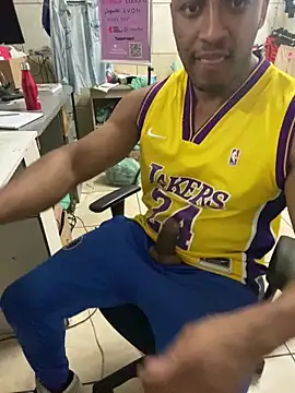 Snapshot of Betobob chatting on February 10, 2026, 11:37 pm Betobob online show from February 10, 2026, 11:37 pm