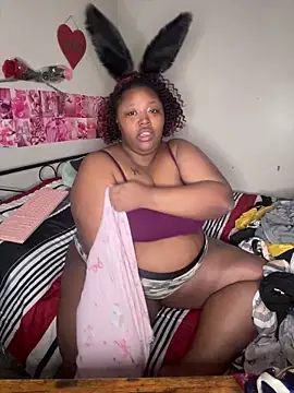 Chocolatebunnyxx96 online show from March 3, 2026, 12:50 am