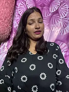 Snapshot of Priyaa_1433 chatting on August 6, 2026, 12:00 pm Priyaa 1433 online show from August 6, 2026, 12:00 pm