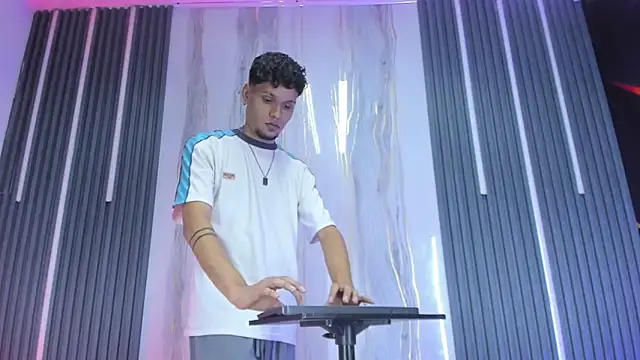 Lucas hot 20 online show from February 26, 2026, 7:41 am