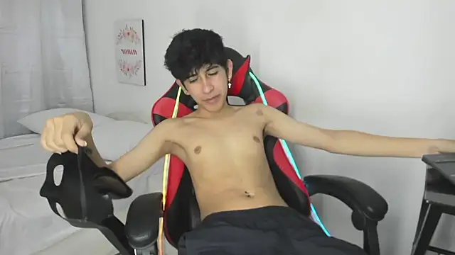 julian xx online show from March 28, 2026, 7:15 pm