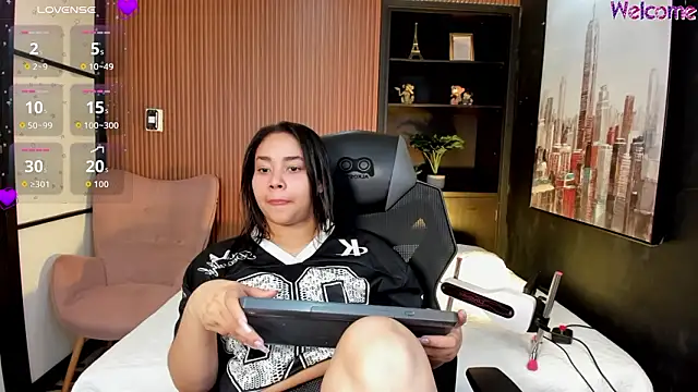 ThaliaBrookss  online show from February 27, 2026, 5:18 am