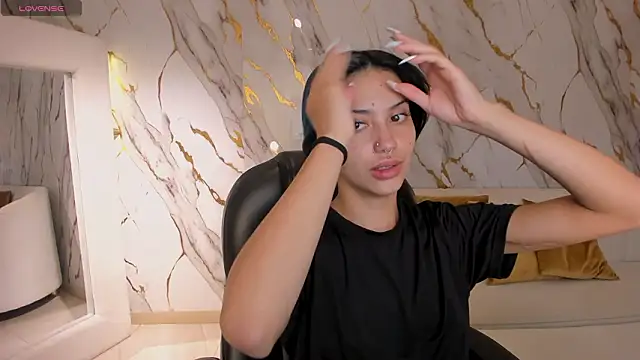 Snapshot of KayraLanne chatting on February 2, 2026, 5:50 am KayraLanne online show from February 2, 2026, 5:50 am