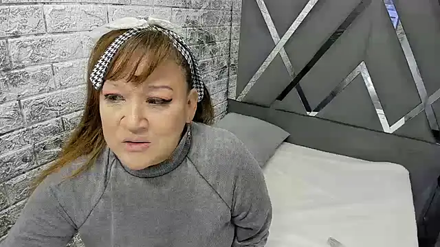 Snapshot of Meriland_HH chatting on February 12, 2026, 1:00 pm Meriland HH online show from February 12, 2026, 1:00 pm