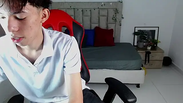 Nico  fox123 online show from January 6, 2026, 6:12 pm