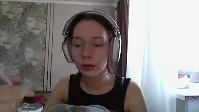 LxayBloom online show from February 26, 2026, 7:19 am