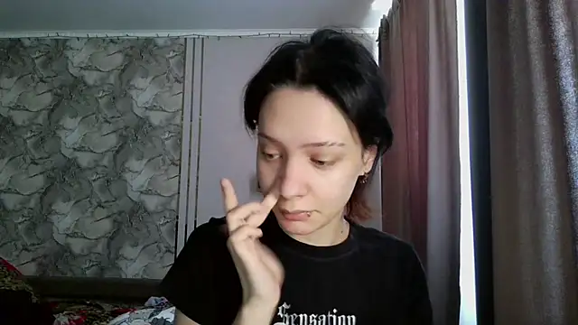 LxayBloom online show from February 19, 2026, 8:11 am