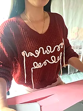 Snapshot of moon_baby99 chatting on February 20, 2026, 6:19 am moon baby99 online show from February 20, 2026, 6:19 am