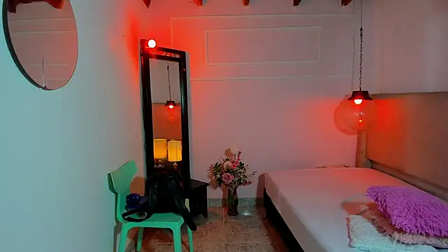 ZoeFox5 online show from February 7, 2026, 11:29 am