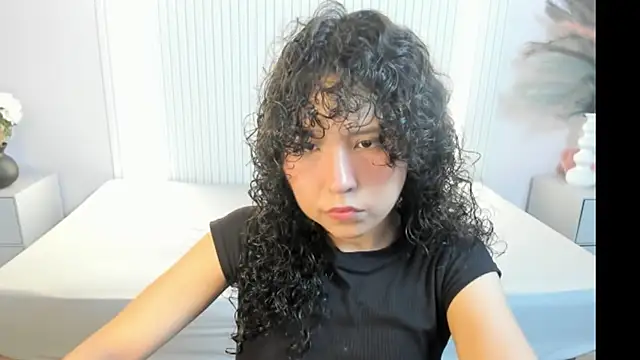 ZoeFox5 online show from January 11, 2026, 12:12 pm