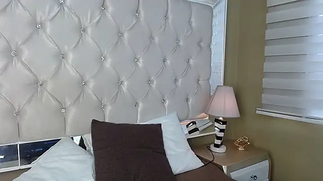 Anniee rosee online show from January 14, 2026, 1:48 pm