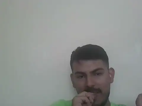 Snapshot of Mateotubbe chatting on July 1, 2026, 9:15 pm Mateotubbe online show from July 1, 2026, 9:15 pm