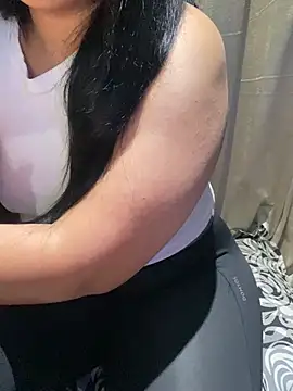 Snapshot of Lina_Velvet_ chatting on April 8, 2026, 1:07 am Lina Velvet online show from April 8, 2026, 1:07 am