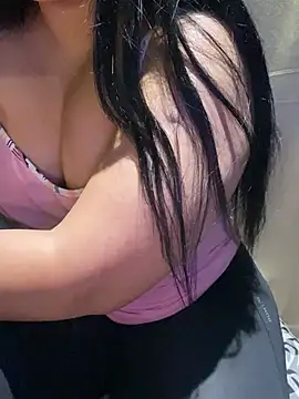 Snapshot of Lina_Velvet_ chatting on March 22, 2026, 4:27 am Lina Velvet online show from March 22, 2026, 4:27 am