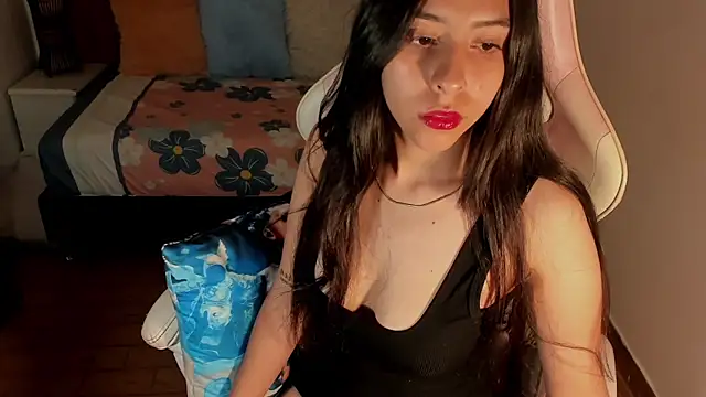 chiquita lover  online show from January 7, 2026, 2:05 am