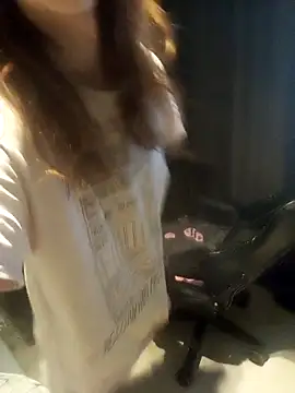 Snapshot of iceseeker2 chatting on February 3, 2026, 9:14 am iceseeker2 online show from February 3, 2026, 9:14 am