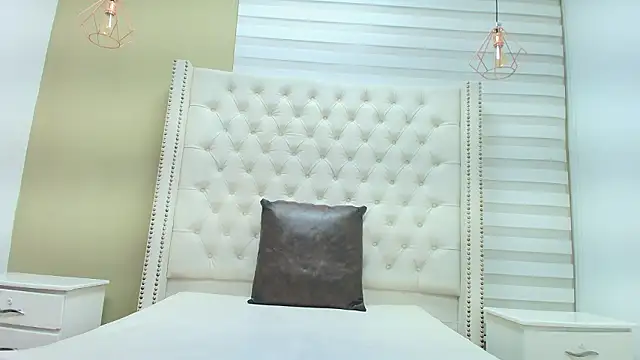 Atenea sexxx online show from January 19, 2026, 3:43 am