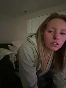 Snapshot of MK_RE0189 chatting on February 16, 2026, 1:59 am MK RE0189 online show from February 16, 2026, 1:59 am