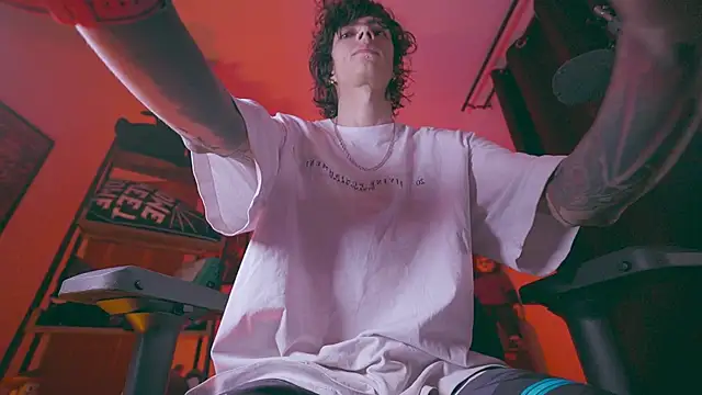 Olliver   y online show from April 15, 2026, 11:38 pm