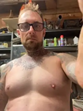 Snapshot of WIDBIGWHITECOCK chatting on June 20, 2026, 5:07 pm WIDBIGWHITECOCK online show from June 20, 2026, 5:07 pm