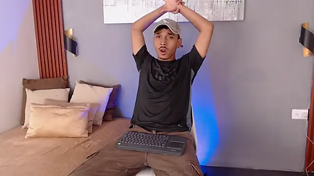 Snapshot of Julian_Dark_ chatting on March 3, 2026, 4:08 am Julian Dark online show from March 3, 2026, 4:08 am