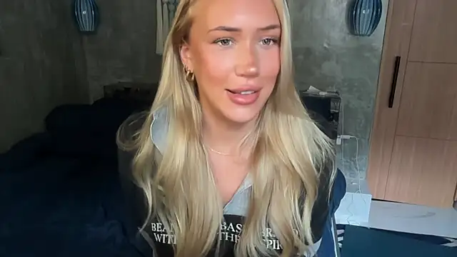 Snapshot of livsslife chatting on February 22, 2026, 3:20 am livsslife online show from February 22, 2026, 3:20 am