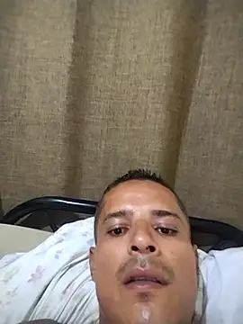 Snapshot of Gracho_25 chatting on February 3, 2026, 2:53 am Gracho 25 online show from February 3, 2026, 2:53 am